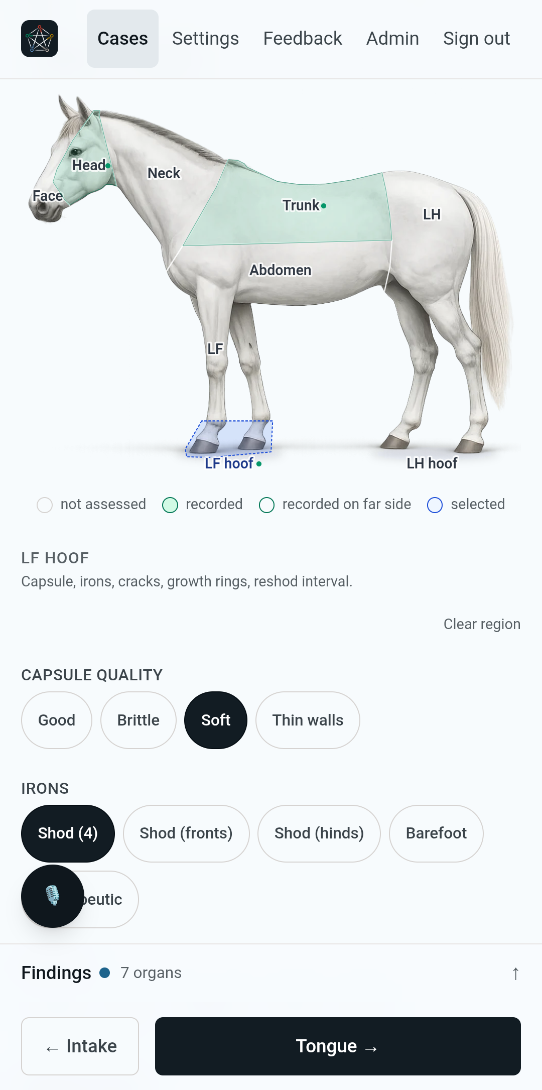 AnimaChart's observation step: a lateral horse body map with tappable regions and hooves, and the hoof detail panel below it.